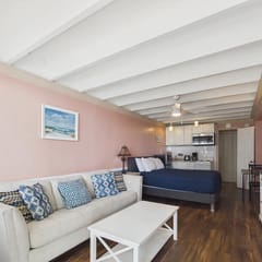 205 Fontainebleau Terrace