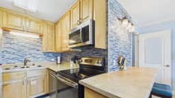 1312 Summit - Image 2