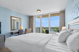 6881 Bayside Inn - Image 3