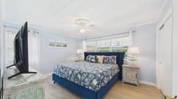 206 Carolyn - Image 4