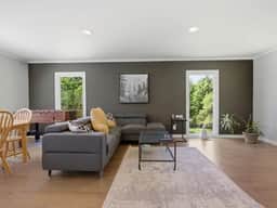 721 Maynard Ln - Image 2