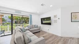 D13 Beachwood Villas - Image 2