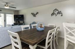 1101 Maravilla - Image 4
