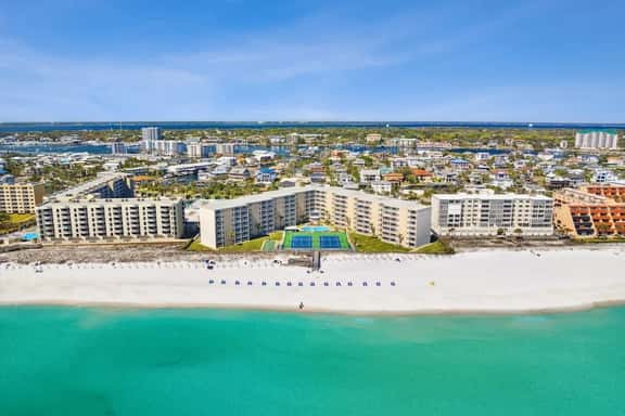 624 Holiday Surf - Image 1