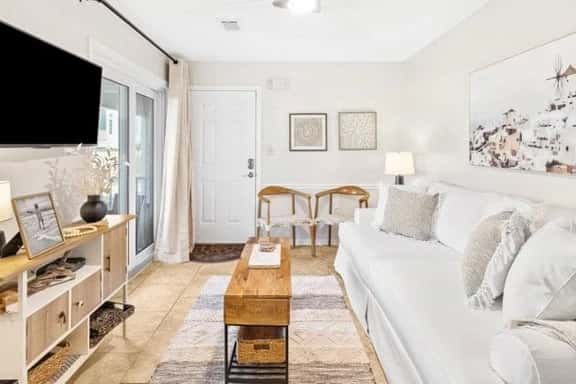 712 Beachside Villas - Image 1