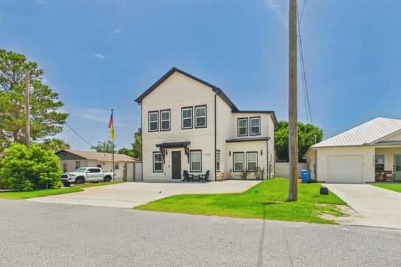 21403 Sunset Avenue - Image 1