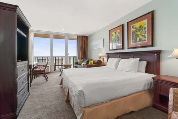 6774 Bayside Inn - Image 1