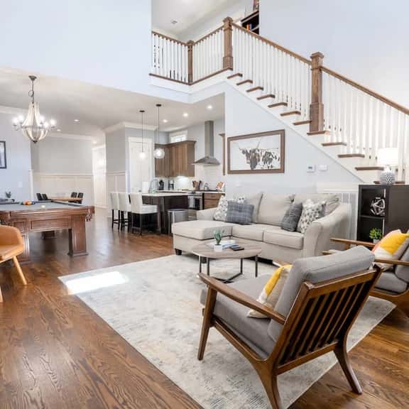 1103 Lawrence - Image 1