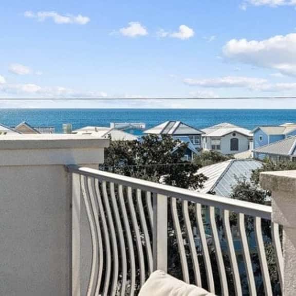 16 Summer Place - Image 1