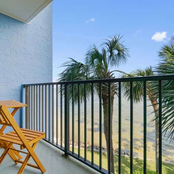 6386 Bayside Inn - Image 1