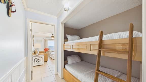 1312 Summit - Image 5