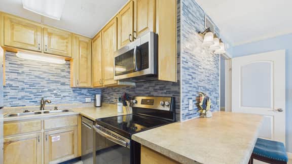1312 Summit - Image 2