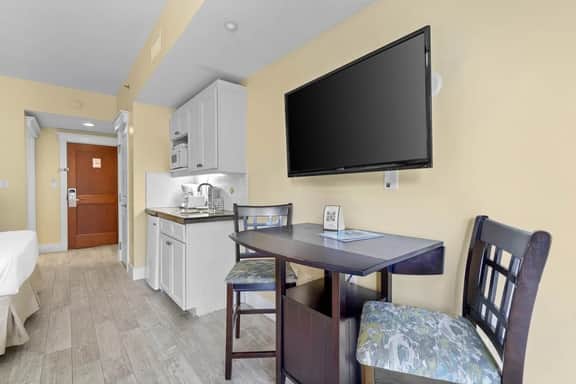 3304 Lasata - Image 5