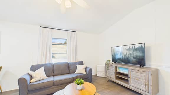 231 Laguna Beach - Image 4