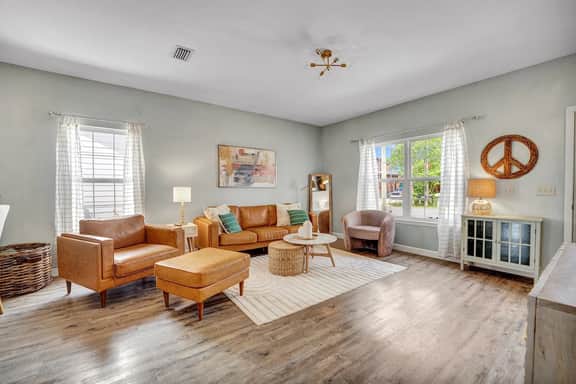 315 Pinetree Drive - Image 4