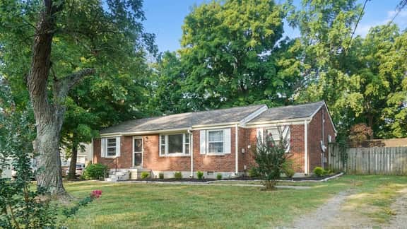 3329 Marcus Dr - Image 3