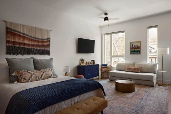 205 Starlet East - Image 3