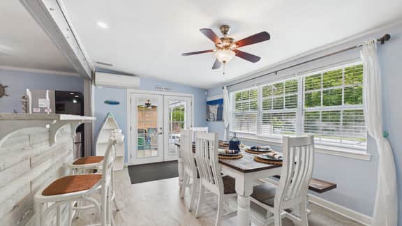 206 Carolyn - Image 3