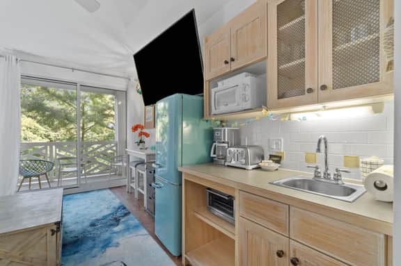 423 Pilot House - Image 3