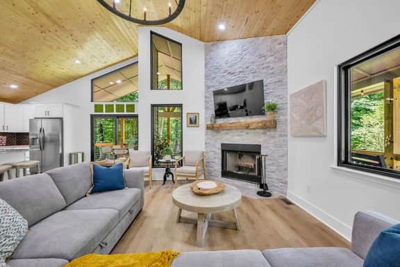 1030 Crane Court - Image 2