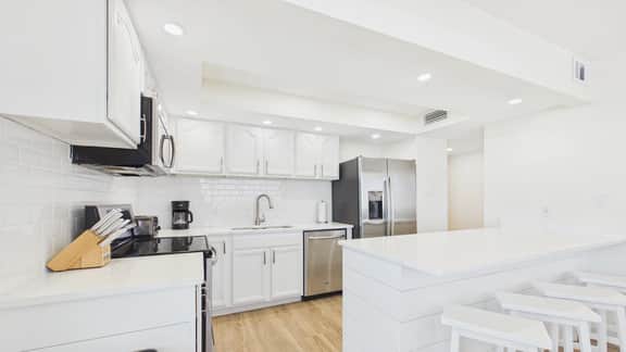 L308 Edgewater-Leeward - Image 4
