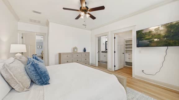 6805 Beach Dr - Image 4