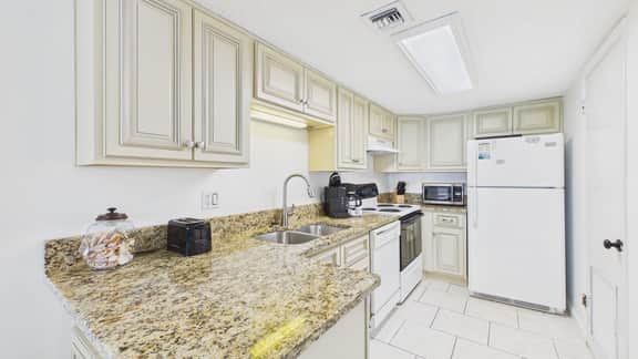 B3-707 Pinnacle Port - Image 2
