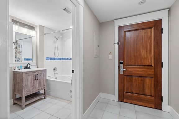242 Market Street Inn - Image 5