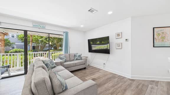 D13 Beachwood Villas - Image 2