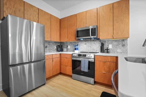 207 Starlet East - Image 2
