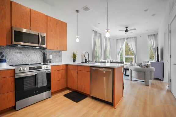 207 Starlet East - Image 4