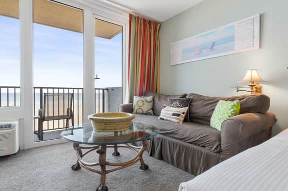 6774 Bayside Inn - Image 2