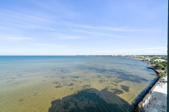 6774 Bayside Inn - Image 3