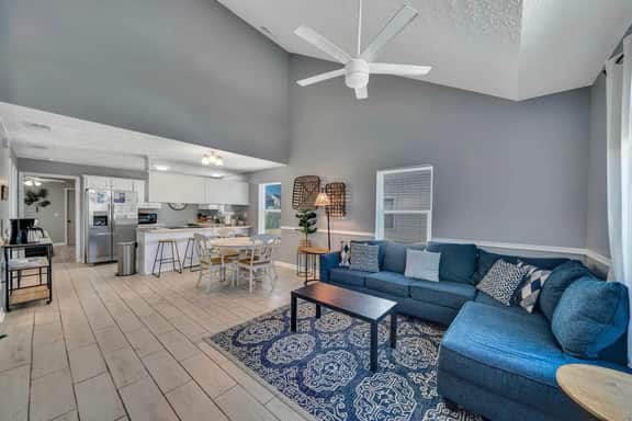 166 Palm Cove - Image 4