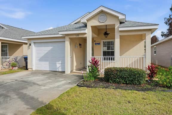 122 Palm Cove - Image 2