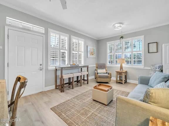 111 Poinciana - Image 5