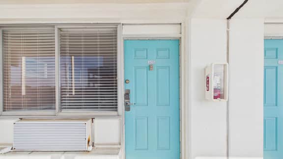 205 Fontainebleau Terrace - Image 4