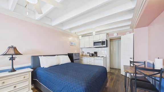 205 Fontainebleau Terrace - Image 2