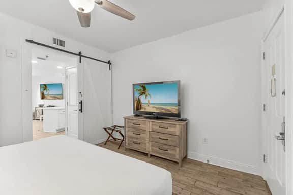 211 Carillon Beach: CONDOS - Image 5