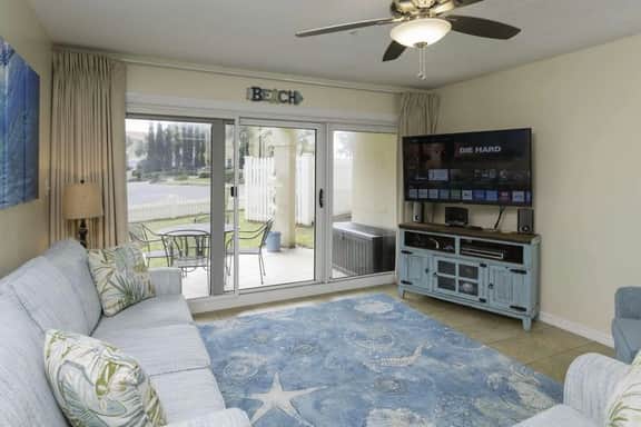 1101 Maravilla - Image 3