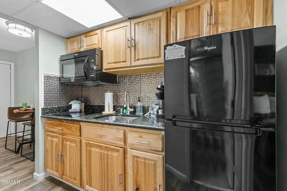 685 River #111 - Image 3